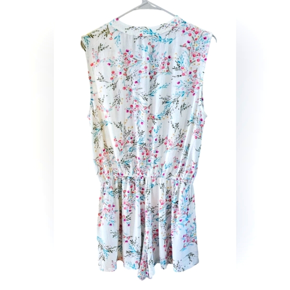 Lily Rose Ruffled Button Front Romper - Picture 4 of 9